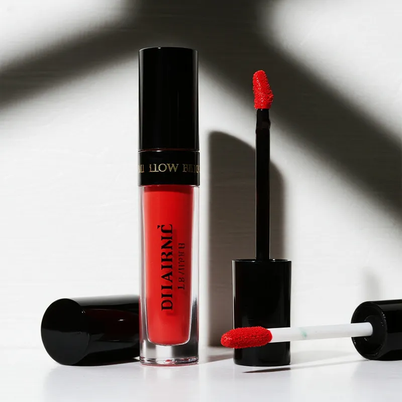 Kumpaniji tal-Manifattura Gloss Lip